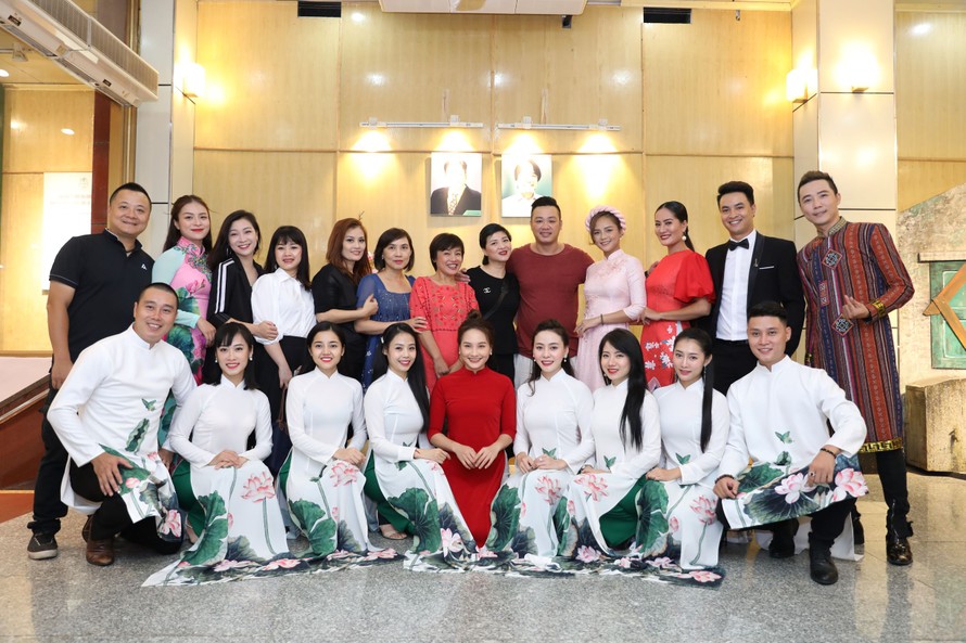 Bảo Thanh, Thu Quỳnh và các nghệ sĩ Nhà hát Tuổi trẻ