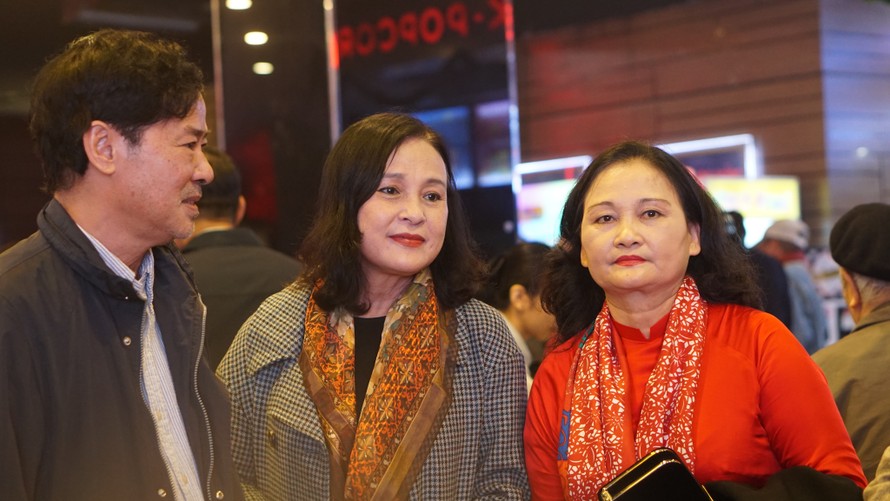 NSND Hoàng Cúc, nghệ sĩ Lê Dũng Nhi hội ngộ tại lễ kỷ niệm 60 năm Hãng phim truyện Việt Nam