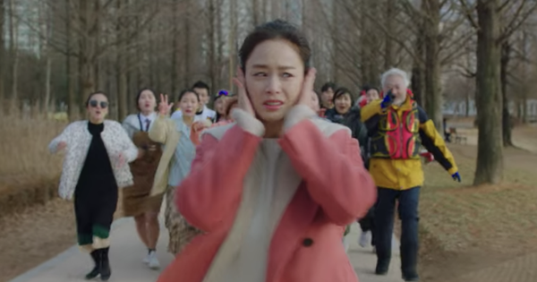 Phim của Kim Tae Hee phải tạm dừng quay do nhân viên bị cách ly vì Covid-19