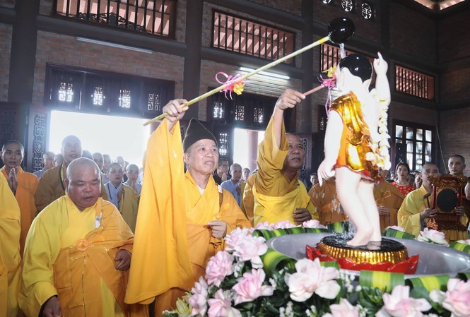 Giáo hội hướng dẫn nghi lễ mừng Phật đản