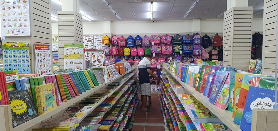 Hội Xuất bản hỗ trợ sách giáo khoa, đồ dùng học tập cho học sinh khó khăn tại TP. Hồ Chí Minh