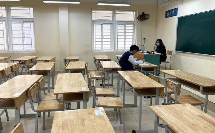 Trường THPT Trần Nhân Tông (Hà Nội) chỉ có 1 học sinh đi học.