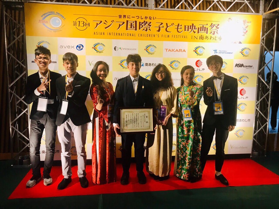 Đoàn học sinh Việt Nam tham gia liên hoan phim năm nay