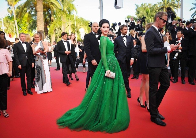 Người đẹp thu hút các tay “săn” hình thảm đỏ trên thảm đỏ LHP Cannes ngày công chiếu bộ phim Julieta của đạo diễn Pedro Almodovar.