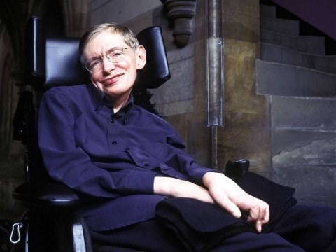 Nhà vật lý học thiên tài Stephen Hawking cũng mắc căn bệnh này. 