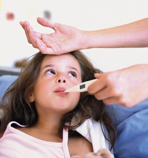Chăm sóc trẻ bị sốt virus thế nào để nhanh hồi phục?