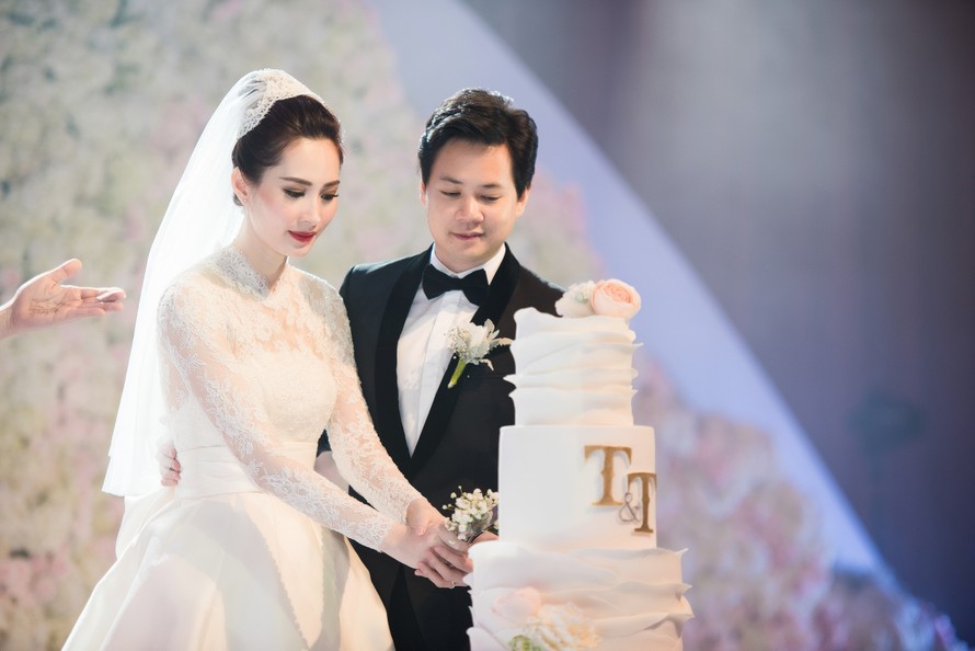Chú rể Trung Tín nhắn gửi ngọt ngào cho cô dâu Đặng Thu Thảo