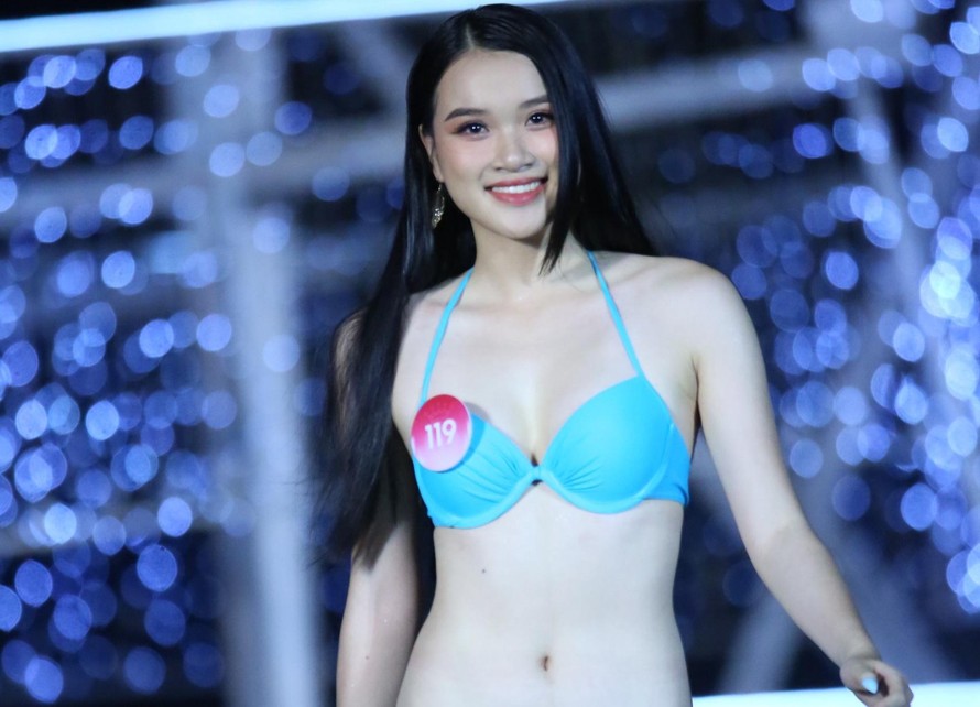 33 thí sinh Hoa hậu Việt Nam nóng bỏng trong phần thi áo tắm
