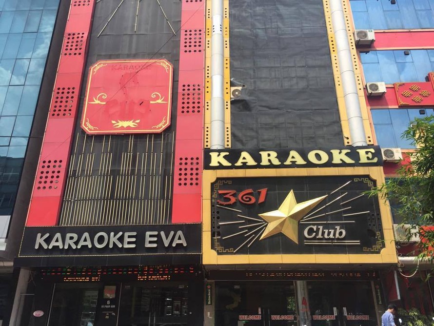 Kiên quyết xử lý biển quảng cáo khổ lớn tại các nhà hàng, quán karaoke