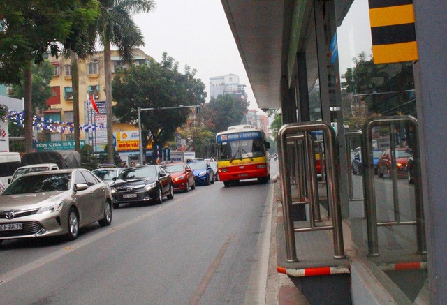 Không phải buýt thường nào cũng được chung đường với BRT