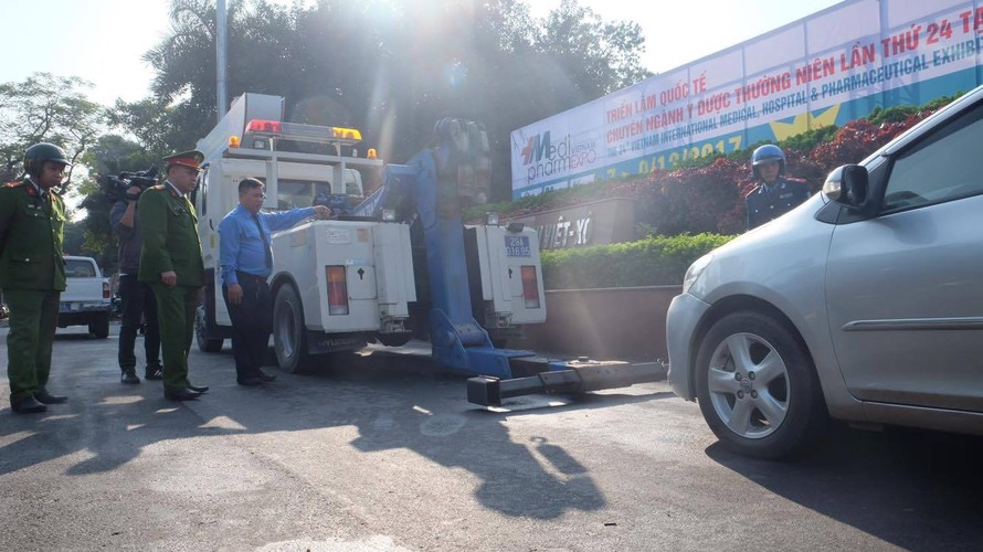 Hà Nội: Ra quân xử lý vi phạm trật tự an toàn giao thông 8 quận nội thành