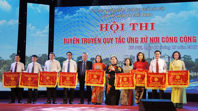 Hà Nội trao thưởng Hội thi tuyên truyền ứng xử nơi công cộng