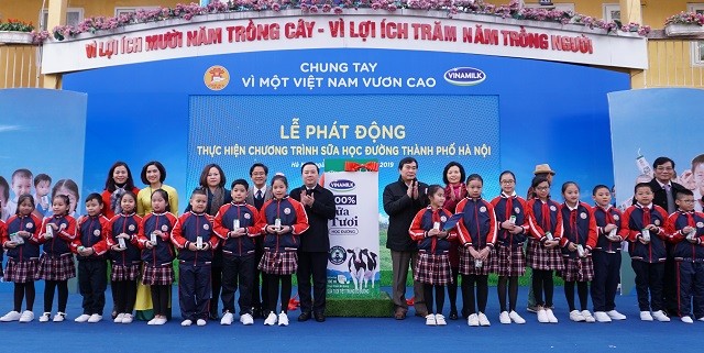Sở GD&ĐT Hà Nội phối hợp với Công ty CP Sữa Việt Nam tổ chức Lễ phát động thực hiện chương trình Sữa học đường.