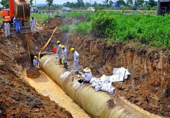 Đường ống sông Đà rò rỉ, 100.000 hộ dân có khả năng bị mất nước