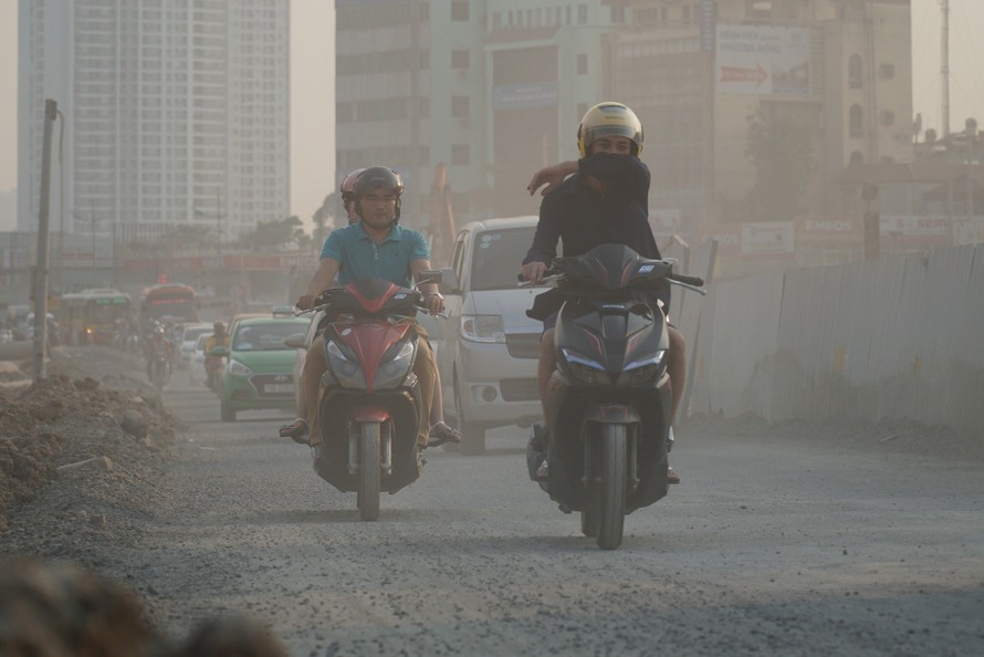 Chủ tịch Hà Nội cho phép học sinh nghỉ học khi không khí 'nguy hại'