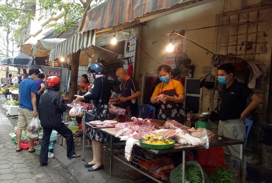 Một chợ dân sinh tại Hà Nội. 