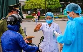 Các bệnh viện ở Hà Nội tiếp tục kiểm soát chặt người ra vào cơ sở y tế. Ảnh minh họa