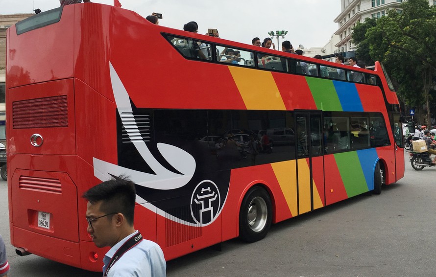 Ảnh 158: Xe buýt 2 tầng, mui trần vừa được vận hành thí điểm tại Hà Nội