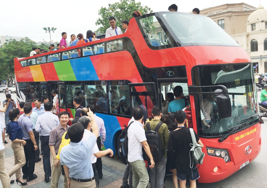 Ảnh: Do đã có kế hoạch từ trước nên liên ngành Hà Nội vẫn triển khai buýt 2 tầng.