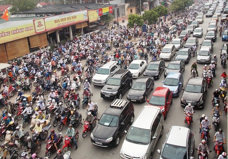 Sau 4 ngày trao giải, chiều 11/9 Sở GTVT Hà Nội đã công bố nội dung ý tưởng chống ùn tắc giao thông trị giá 100.000 USD. Ảnh: A. Trọng