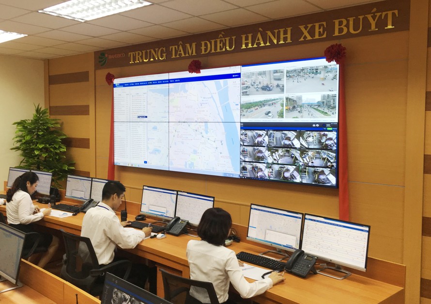 Toàn bộ hoạt động của hơn 1.100 xe buýt tại Tổng Cty Vận tải Hà Nội từ nay sẽ được theo dõi tại Trung tâm điều hành.