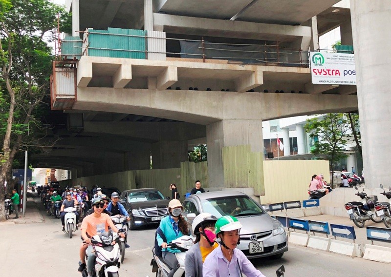 Run run cúi đầu qua siêu dự án đường sắt Nhổn-ga Hà Nội