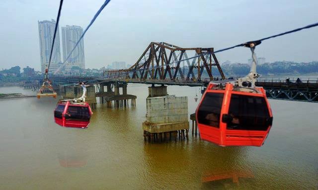 Nhiều chuyên gia lo ngại hiệu quả giảm ùn tắc từ đề xuất xây cáp treo vượt sông Hồng - Ảnh minh họa: Mộc Liên