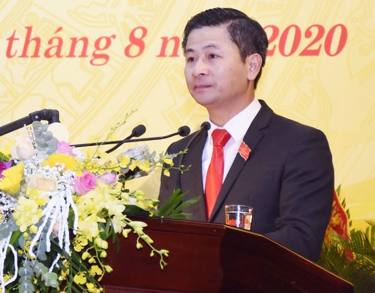 Ông Nguyễn Phí Thường phát biểu tại Đại hội Đảng bộ huyện Ứng Hóa sáng 7/8. Ảnh: Trọng Đảng