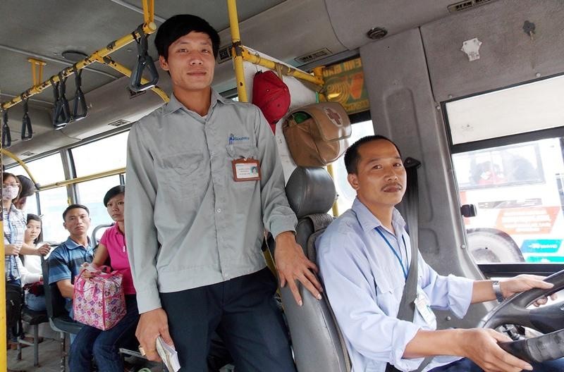 Hà Nội đang có hơn 8.000 lái, phụ xe buýt. Ảnh: A.Trọng