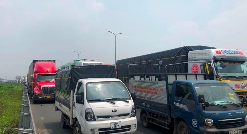 Sở GTVT Hà Nội yêu cầu bố trí lái xe dự phòng cho xe chở hàng hóa. Ảnh: Anh Trọng
