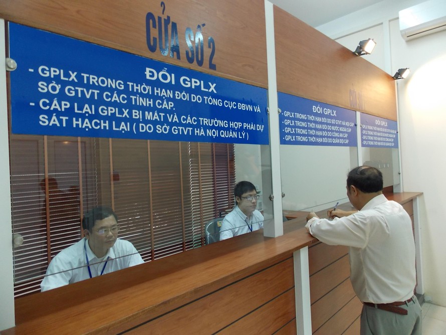 Sở GTVT Hà Nội tạm dừng tiếp nhiều thủ tục hồ sơ giấy tờ