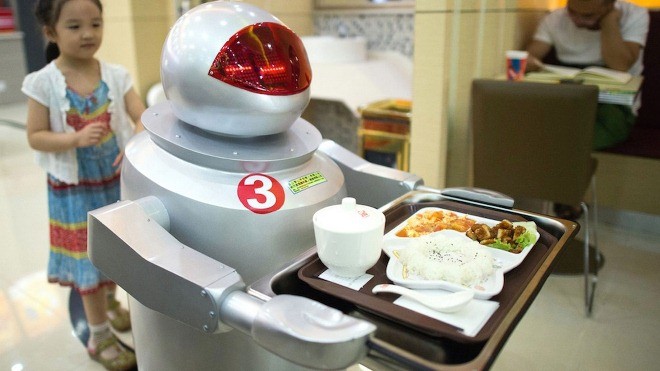 Sốc với nhà hàng dùng robot làm bồi bàn và đầu bếp