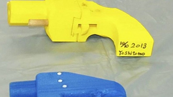 Khẩu súng nhựa chế tạo bằng máy in 3D bị cảnh sát thu giữ.