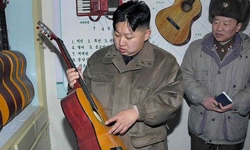 Lãnh đạo Triều Tiên Kim Jong-un trong một lần đi thị sát một đơn vị quân đội. Ảnh: KCNA