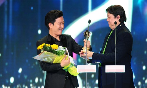 Trường Giang nhận hai giải Mai vàng ở mục "Nam diễn viên hài" và "Nam diễn viên sân khấu".