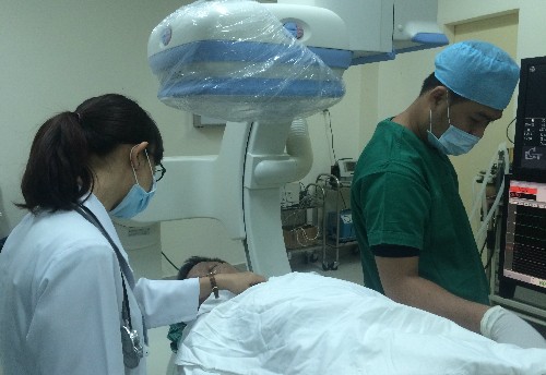 Bệnh nhân được can thiệp nội mạch tại Bệnh viện Nhân dân 115. Ảnh: Lê Phương.