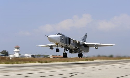 Máy bay Su-24M của Nga tham gia chiến dịch không kích ở Syria. Ảnh: AP.
