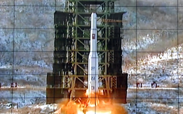 Triều Tiên phóng tên lửa Unha-3 năm 2012 (Ảnh: AP)