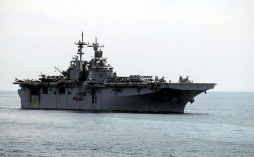 Tàu USS Boxer LHD của Mỹ ở ngoài khơi bang Goa của Ấn Độ. Ảnh: Reuters