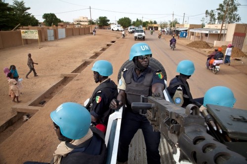 Cảnh sát Senegal phục vụ MINUSMA tuần tra đường phố Gao, Mali. Ảnh: UN