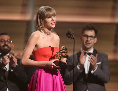 Taylor Swift nhận giải thưởng quan trọng nhất của Grammy.