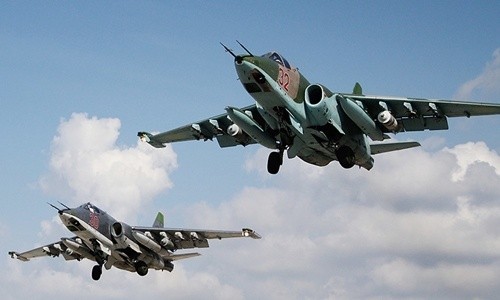 Cường kích Su-25 xuất kích từ căn cứ Hmeimim, Latakia, Syria Ảnh: RIA Novosti