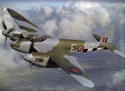 Máy bay Mosquito của Không quân Hoàng gia Anh có thân làm bằng gỗ ép. Ảnh: Wikimedia