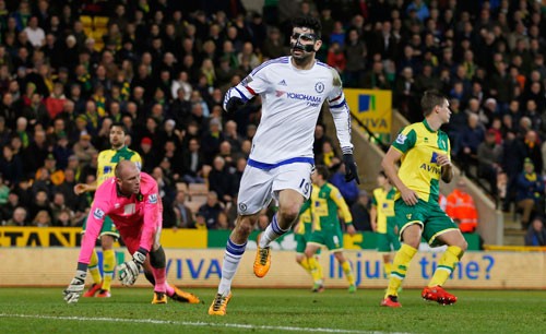 Diego Costa ghi bàn thắng quyết định cho Chelsea. Ảnh: Reuters.