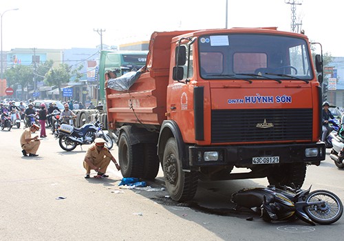 Một vụ tai nạn liên quan đến xe tải ben trên địa bàn Đà Nẵng. Ảnh: Vnexpres