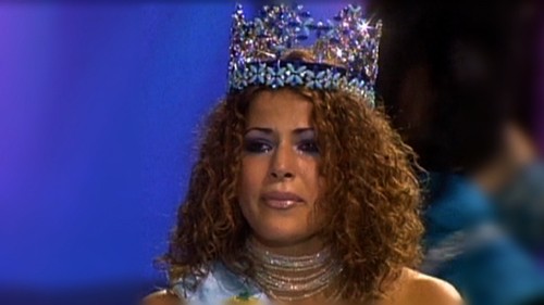 Linor Abargil khi đăng quang Miss World 1998. Ảnh: Democracy now