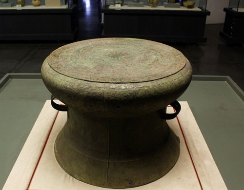 Trống đồng Cổ Loa có niên đại 2000-2.500 năm thuộc thời kỳ văn hóa Đông Sơn. Ảnh: Phương Hòa.