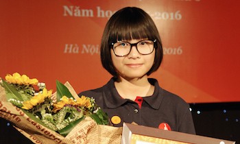 Nữ sinh nhút nhát giành quán quân Olympic tiếng Anh TP Hà Nội