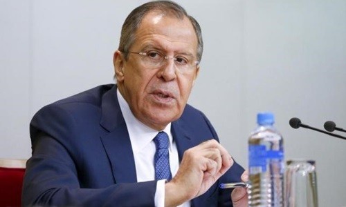 Ngoại trưởng Nga Sergei Lavrov trong cuộc họp báo diễn ra ở Moscow hôm 26/1. Ảnh: Reuters