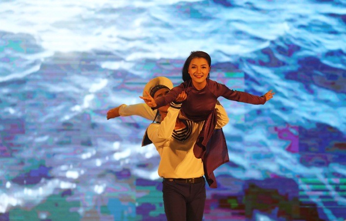 Tiết mục múa được đặt tên "Gạc Ma trong tim ta" của Sao Mai tại Hội thi Sinh viên tài năng thanh lịch của ĐH Đà Nẵng